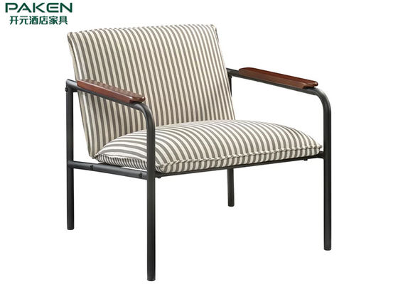 Минималистская одиночная рамка утюга кресла гостиной с дизайном валика задним легким положенным античным